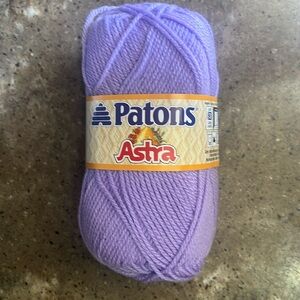 PATONS ASTRA YARN 1.75 oz 161 yds HOT LILAC